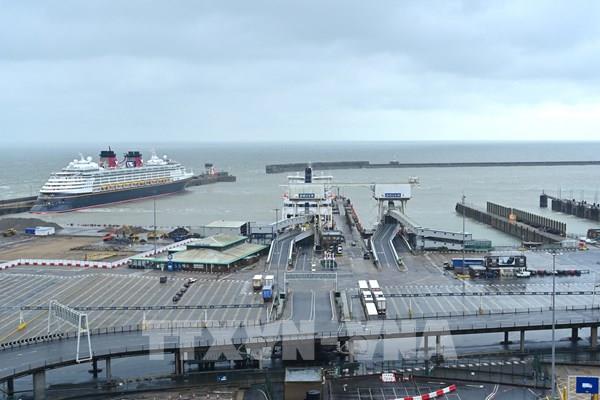 Anh tiếp tục trì hoãn kiểm tra hải quan đối với hàng hóa của EU