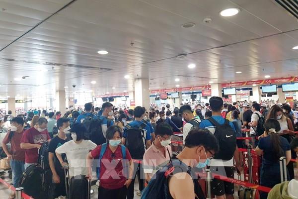 Giao thông Tp. Hồ Chí Minh "căng thẳng" trong chiều 29/4