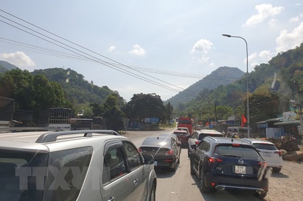 Lâm Đồng hạn chế lưu thông một số phương tiện trên đèo Bảo Lộc dịp lễ 30/4, 1/5