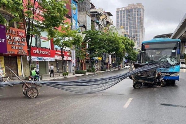  Hà Nội cần “mạnh tay” xử lý xe chở cồng kềnh, xe tự chế 