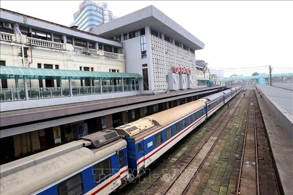 Đường sắt tổ chức nhiều đoàn tàu phục vụ du lịch tại Quảng Bình