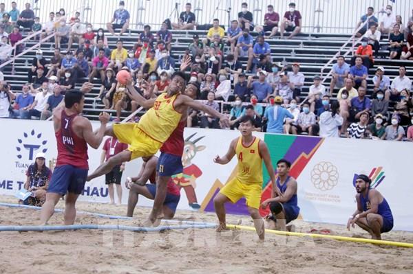SEA Games 31: Bóng ném bãi biển nam Việt Nam xuất sắc giành HCV sớm