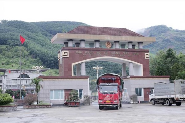 Thông quan trở lại cửa khẩu Ma Lù Thàng