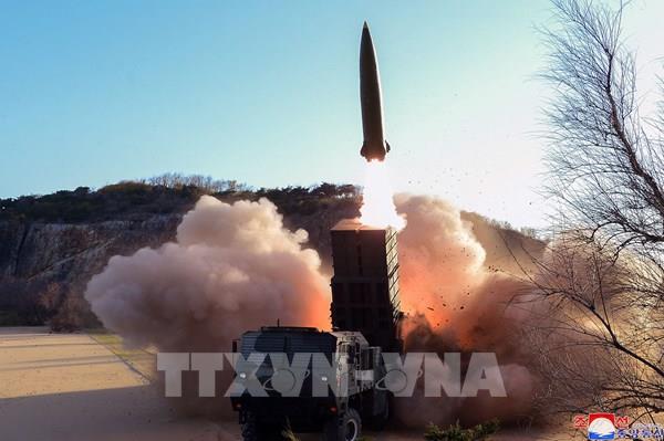 Triều Tiên phóng vật thể nghi là tên lửa đạn đạo