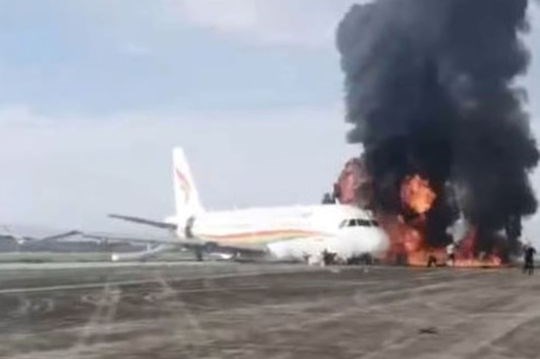 Nhiều hành khách bị thương trong vụ máy bay bốc cháy tại Trung Quốc