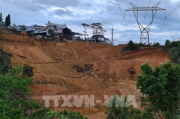 Cảnh báo đồng bào dân tộc thiểu số bán đất