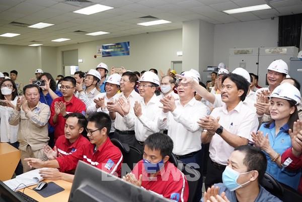 Hoà lưới điện bằng dầu tổ máy số 1 Nhà máy nhiệt điện Thái Bình 2