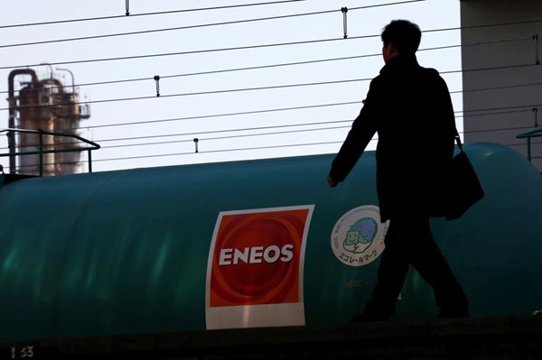 Hãng bán buôn xăng dầu lớn nhất Nhật Bản dừng nhập khẩu dầu của Nga