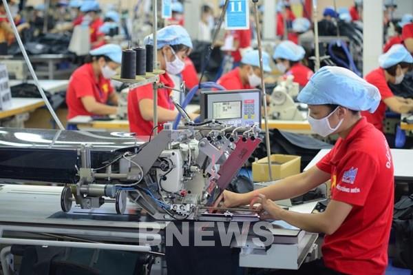 Đơn hàng dồi dào, doanh nghiệp dệt may vẫn gặp khó