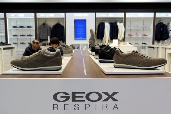Hãng giày Geox đình chỉ đầu tư trực tiếp mới vào Nga