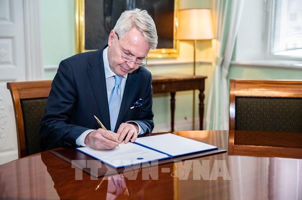 Phần Lan, Thụy Điển chính thức nộp đơn gia nhập NATO