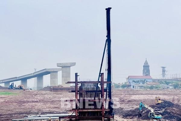 Đề xuất gia hạn thêm 12 tháng dự án nối kênh Đáy-Ninh Cơ