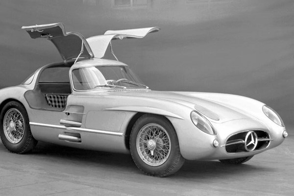 Mercedes Benz 1955 trở thành chiếc ô tô đắt nhất từng được bán trên thế giới
