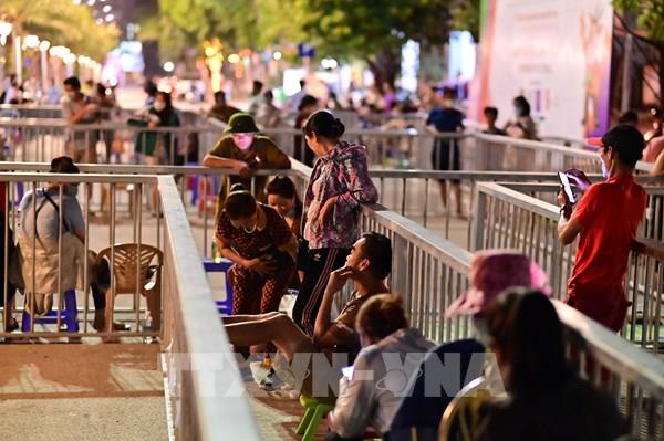 Hàng nghìn người xếp hàng chờ vé Chung kết bóng đá nữ, lãnh đạo Quảng Ninh viết tâm thư