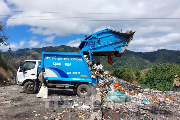 Quá tải bãi xử lý rác thải tại huyện Đăk Glei, Kon Tum