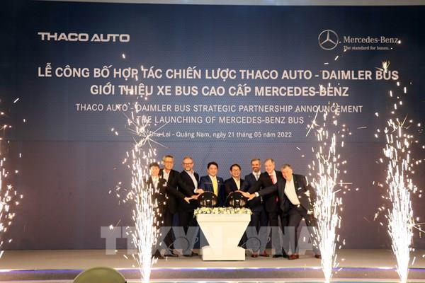 Thaco Auto hợp tác cùng Daimler phân phối xe buýt Mercedes-Benz tại Việt Nam