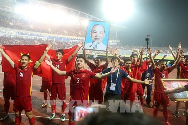 Các “chiến binh sao vàng” bảo vệ thành công ngôi vô địch môn bóng đá nam