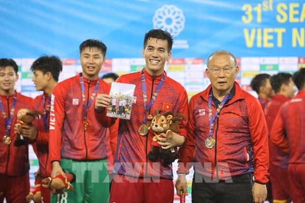 Báo chí Hàn Quốc chúc mừng HLV Park Hang-seo và chiến thắng của U23 Việt Nam