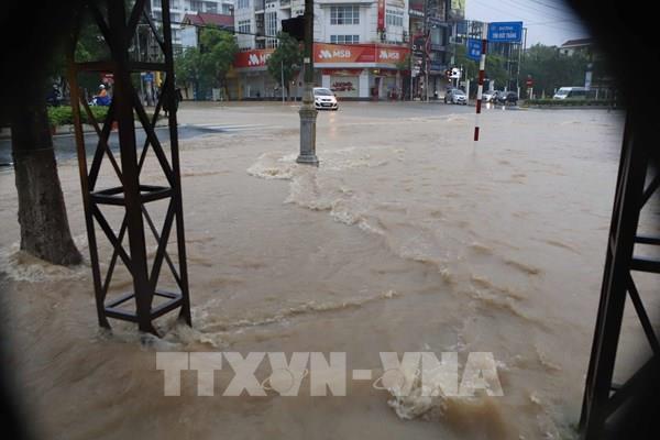 Mưa lớn gây ngập cục bộ tại Vĩnh Phúc