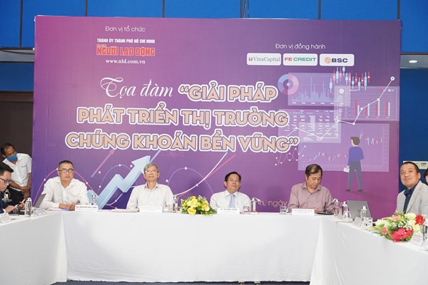 Kiểm soát chặt chẽ giao dịch nội gián và tình trạng "bơm thổi" giá cổ phiếu