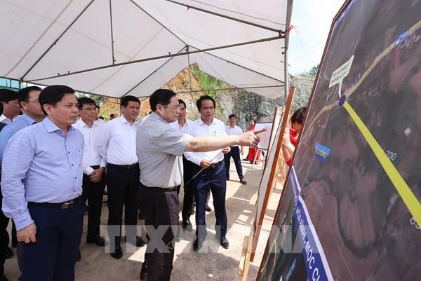 Thủ tướng kiểm tra các công trình hạ tầng giao thông, du lịch ở Hòa Bình và Sơn La