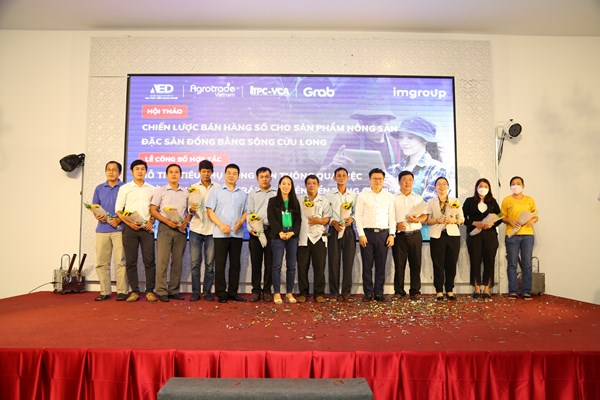 Hỗ trợ nông dân chuyển đổi số