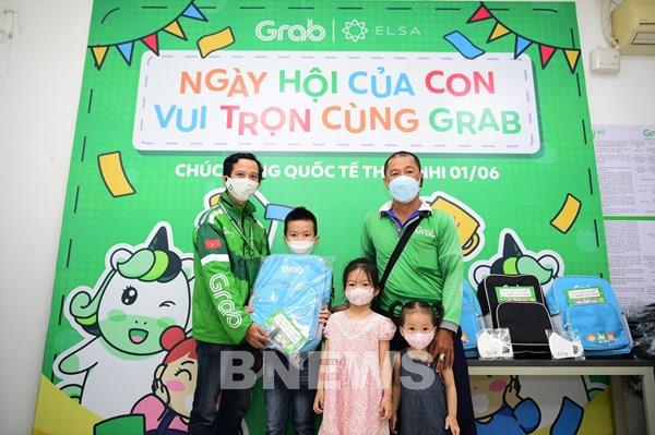 Grab trao 2.400 phần quà cho con em đối tác nhân dịp Quốc tế Thiếu nhi
