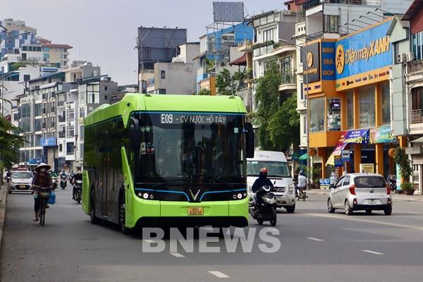 VinBus đưa tuyến buýt điện thứ 8 mang số hiệu E09 hoạt động ở Hà Nội