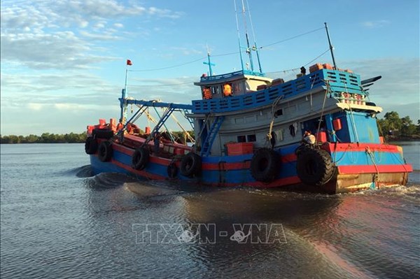 Phát hiện tàu cá vận chuyển dầu DO trái phép trên vùng biển Tây Nam