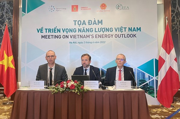 Nâng công suất truyền tải là vấn đề cấp thiết để phát thải ròng bằng 0