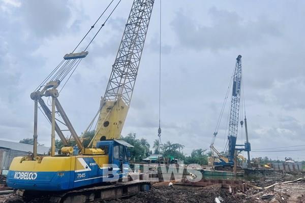 Triển khai nhiều mũi thi công tại tuyến tránh Quốc lộ 1 qua thành phố Cà Mau