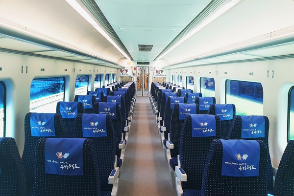 Tàu tốc hành của Hàn Quốc hoạt động trở lại phục vụ người dân và du khách  