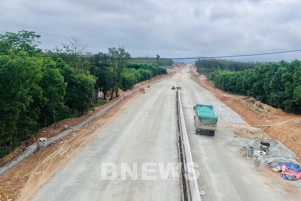 Cần hơn 15 triệu m3 cát đắp thi công cao tốc khu vực Đồng bằng sông Cửu Long