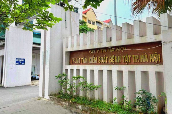 Nguyên Giám đốc CDC Hà Nội ra hầu tòa trong vụ mua kit xét nghiệm của Việt Á