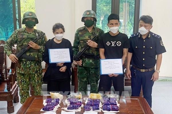 Hà Tĩnh bắt hai đối tượng vận chuyển trái phép 24.000 viên ma túy tổng hợp