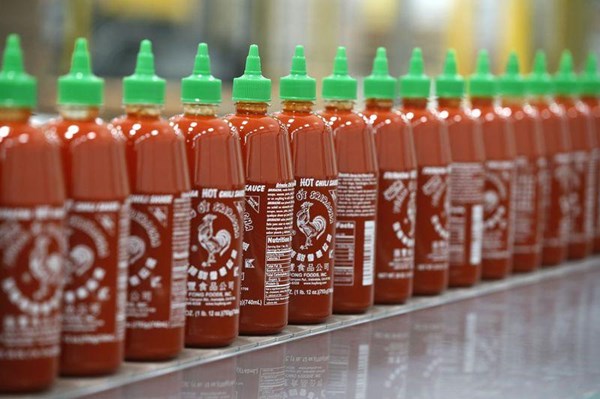 Nhà sản xuất tương ớt Sriracha thông báo sẽ dừng bán trong mùa Hè