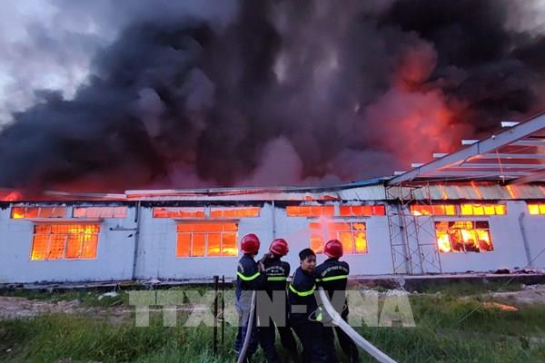Thừa Thiên – Huế: Cháy lớn tại công ty dệt may