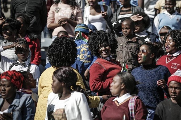 Nhiều người trẻ châu Phi muốn di cư ra nước ngoài 