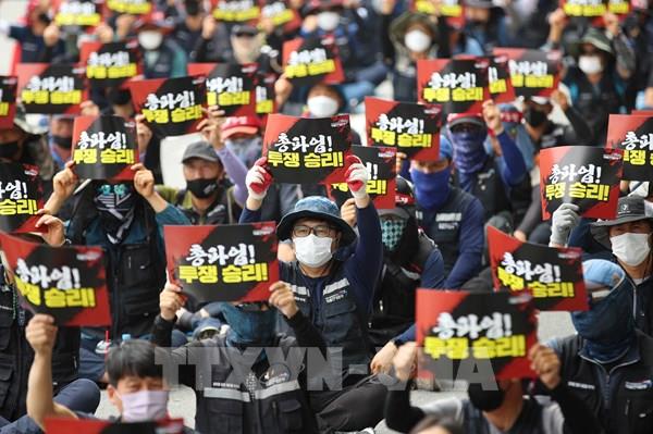 Nghiệp đoàn xe tải Hàn Quốc kết thúc đình công 