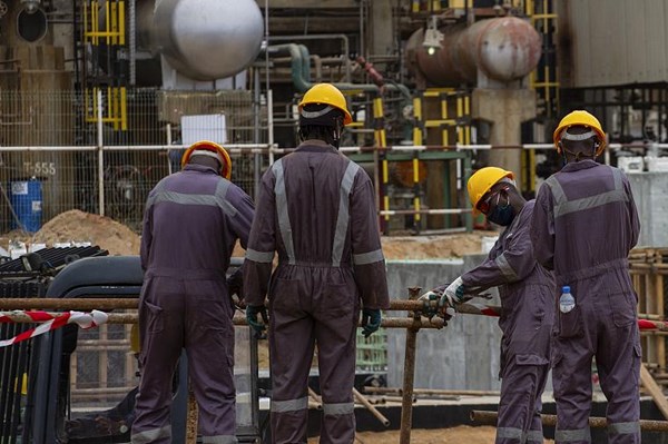 Angola trở thành nhà sản xuất dầu lớn nhất châu Phi