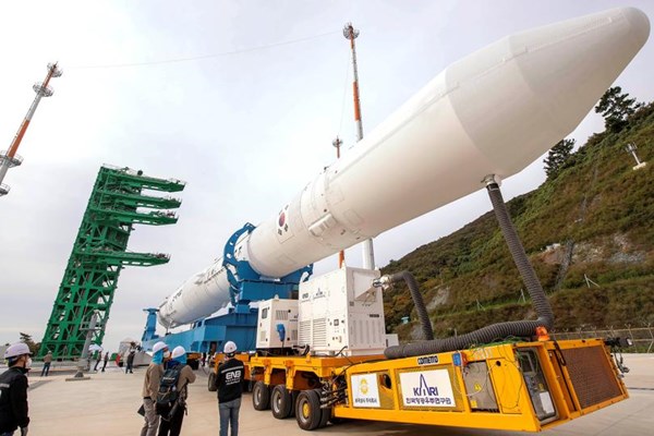 Hàn Quốc hoãn phóng tên lửa đẩy vũ trụ Nuri 