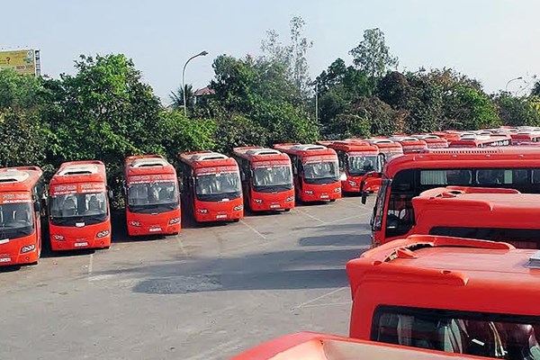 Tạm đình chỉ công việc với 3 tài xế xe Phương Trang vượt ẩu trên Quốc lộ 20