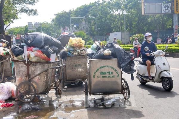Hà Nội yêu cầu thu gom, vận chuyển toàn bộ khối lượng rác phát sinh