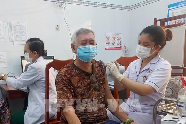 Cả nước có 873 ca COVID-19 mới
