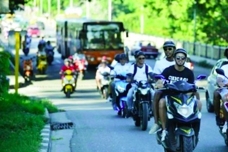 Cuba: Người dân chuyển sang phương tiện giao thông chạy điện