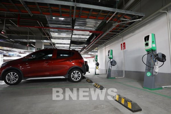 Cuộc đua ra mắt ô tô điện và những trở ngại của hạ tầng trạm sạc