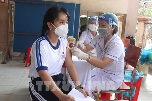 Thủ tướng chỉ đạo đẩy nhanh tiêm vaccine phòng COVID-19 mũi 3, mũi 4