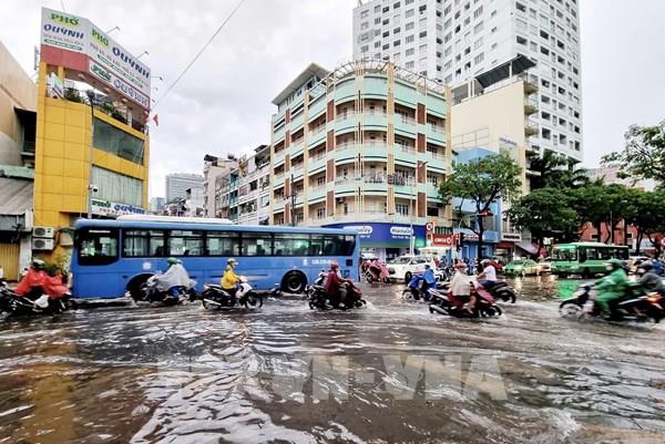 Dự báo thời tiết 12/7: Mưa dông diện rộng xuất hiện nhiều nơi