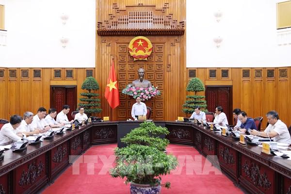 Thủ tướng: Khắc phục tình trạng thiếu thuốc, vật tư y tế và nhân lực y tế nghỉ việc