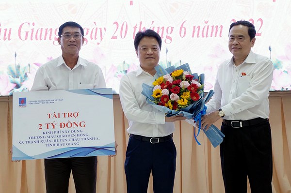 PV GAS tài trợ 5 tỷ đồng xây dựng 2 trường học tại tỉnh Hậu Giang